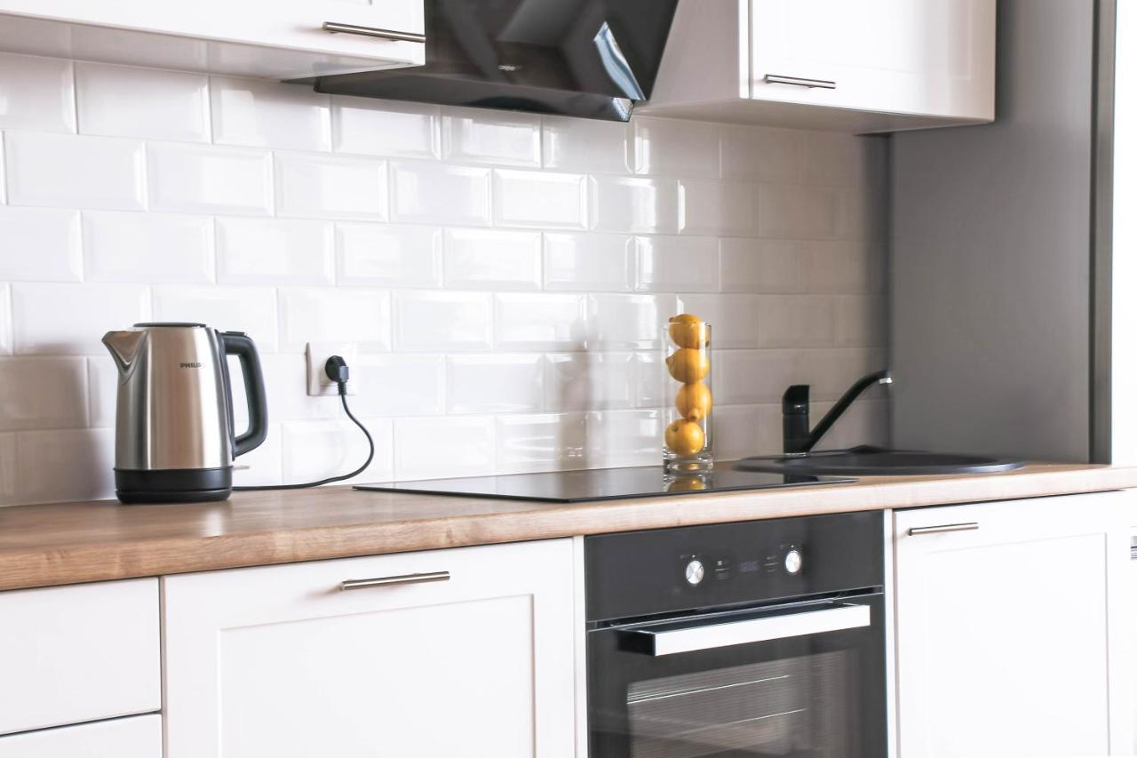 Dziesiate Pietro Apartment Познан Екстериор снимка
